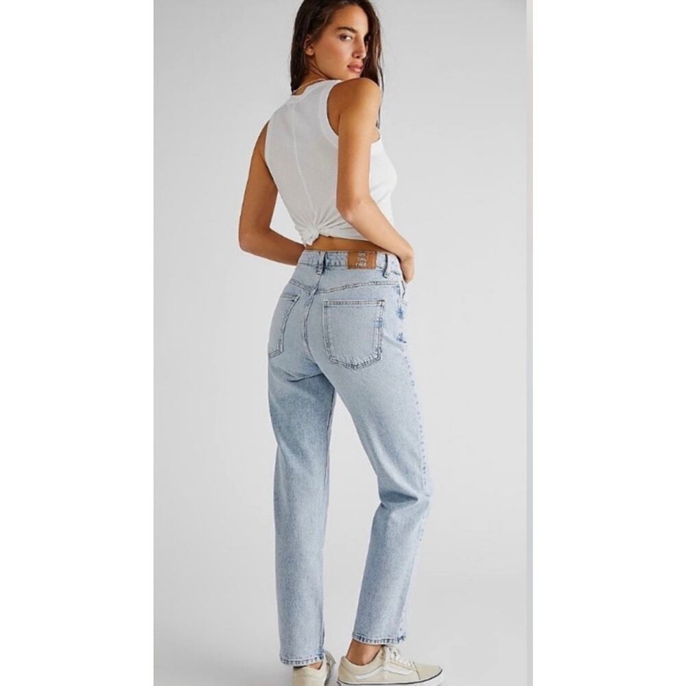 We the Free The Pacifica High Rise Slim Straight Leg Jeans Light Wash Size 28